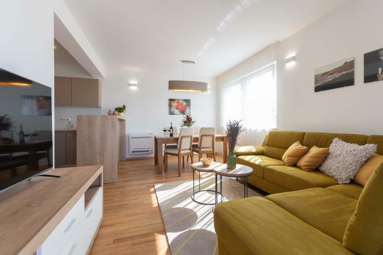 פודסטראנה Apartment House Ivan John מראה חיצוני תמונה